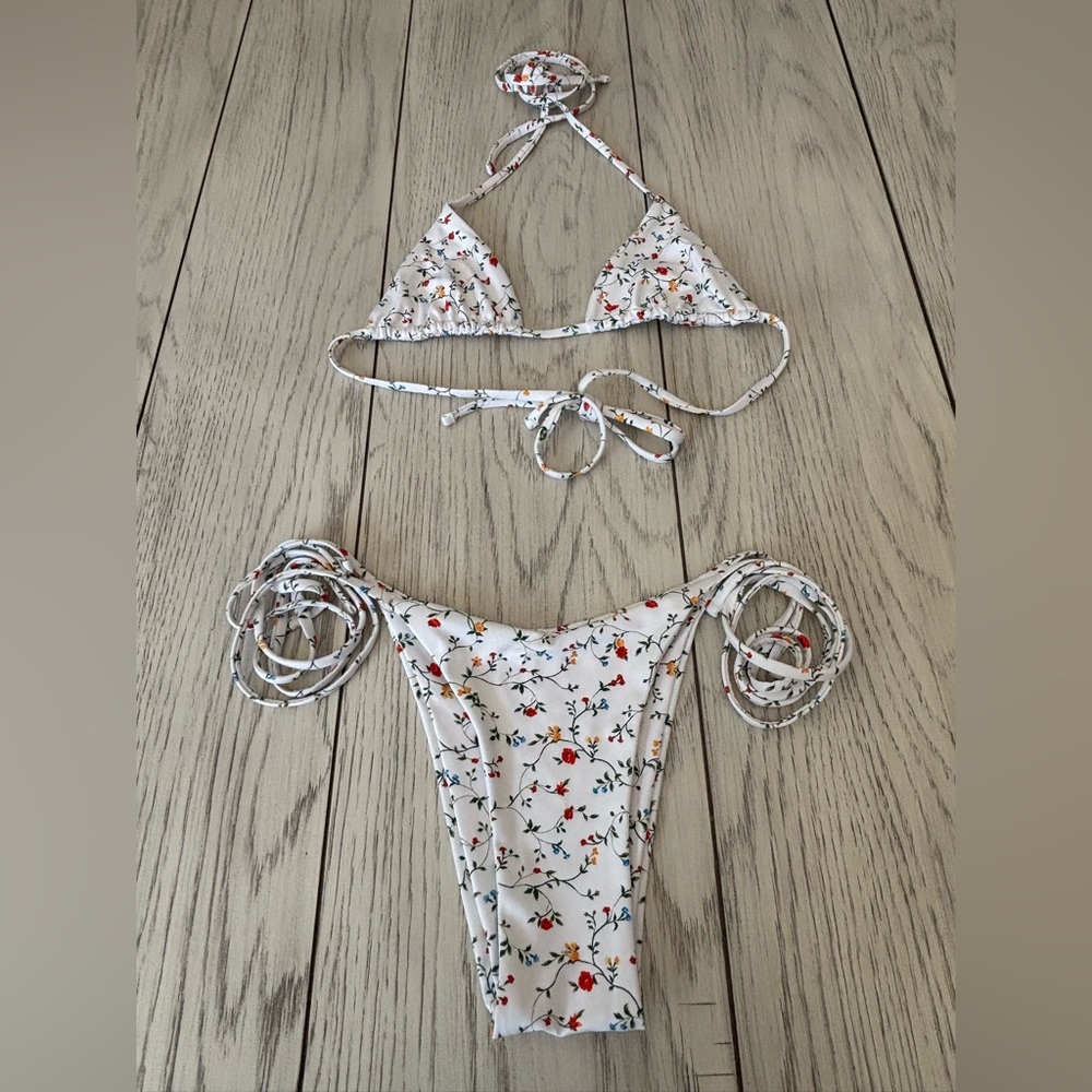 OneOne , 2 piece bikini, white with floral pattern, extra small